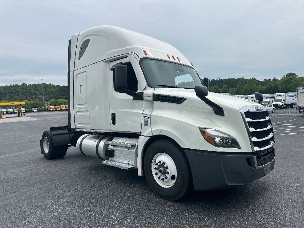 Sleeper Tractor-Heavy Duty Tractors-Freightliner-2024-T12642ST-Forest Park-GA-328,953\n\t\tmiles-$ 101,500 - Image 1