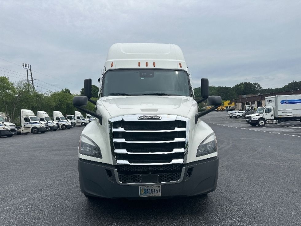 Sleeper Tractor-Heavy Duty Tractors-Freightliner-2024-T12642ST-Forest Park-GA-328,953\n\t\tmiles-$ 101,500 - Image 2