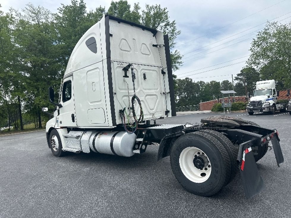 Sleeper Tractor-Heavy Duty Tractors-Freightliner-2024-T12642ST-Forest Park-GA-328,953\n\t\tmiles-$ 101,500 - Image 5