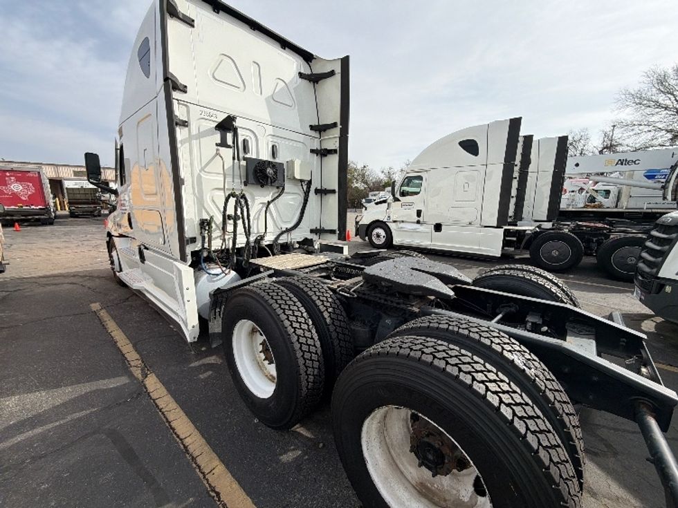 Sleeper Tractor-Heavy Duty Tractors-Freightliner-2024-T12664ST-Austin-TX-294,791\n\t\tmiles-$ 110,000 - Image 5