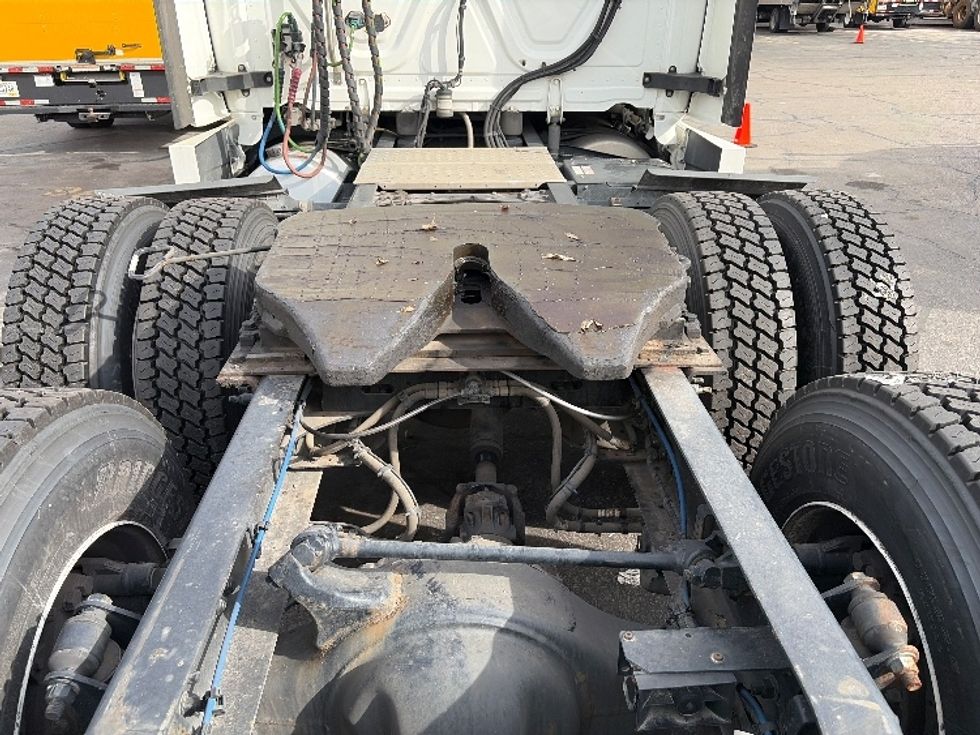 Sleeper Tractor-Heavy Duty Tractors-Freightliner-2024-T12664ST-Austin-TX-294,791\n\t\tmiles-$ 110,000 - Image 6
