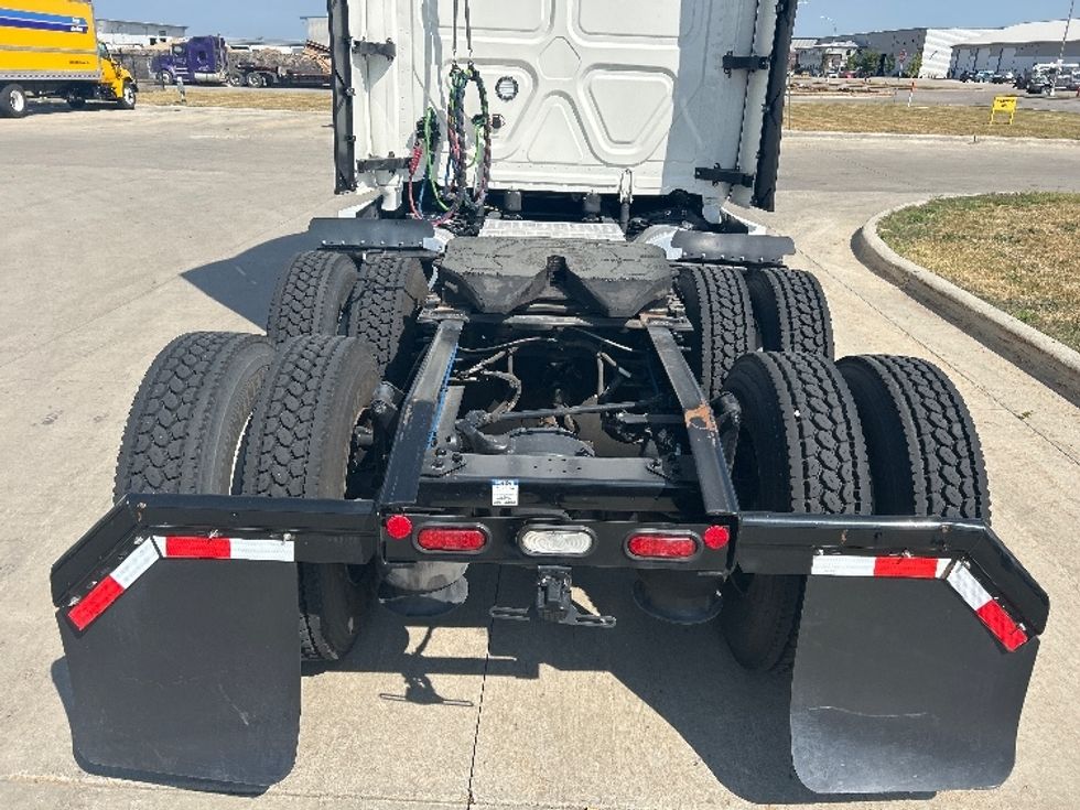 Sleeper Tractor-Heavy Duty Tractors-Freightliner-2024-T12664ST-Brooklyn Park-MN-457,182\n\t\tmiles-$ 94,250 - Image 6