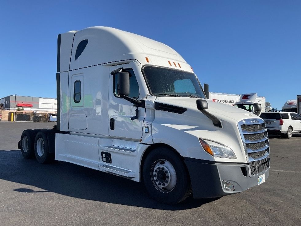 Sleeper Tractor-Heavy Duty Tractors-Freightliner-2024-T12664ST-Colorado Springs-CO-748,754\n\t\tmiles-$ 62,500 - Image 1