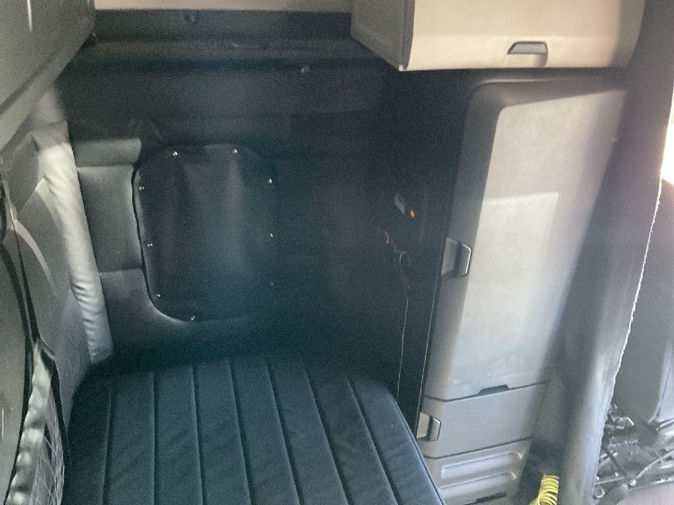 Sleeper Tractor-Heavy Duty Tractors-Freightliner-2024-T12664ST-Colorado Springs-CO-748,754\n\t\tmiles-$ 62,500 - Image 18