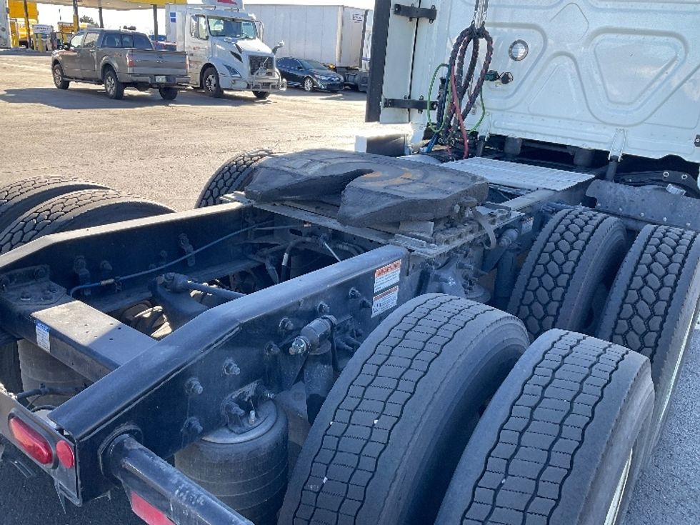 Sleeper Tractor-Heavy Duty Tractors-Freightliner-2024-T12664ST-Colorado Springs-CO-748,754\n\t\tmiles-$ 62,500 - Image 23