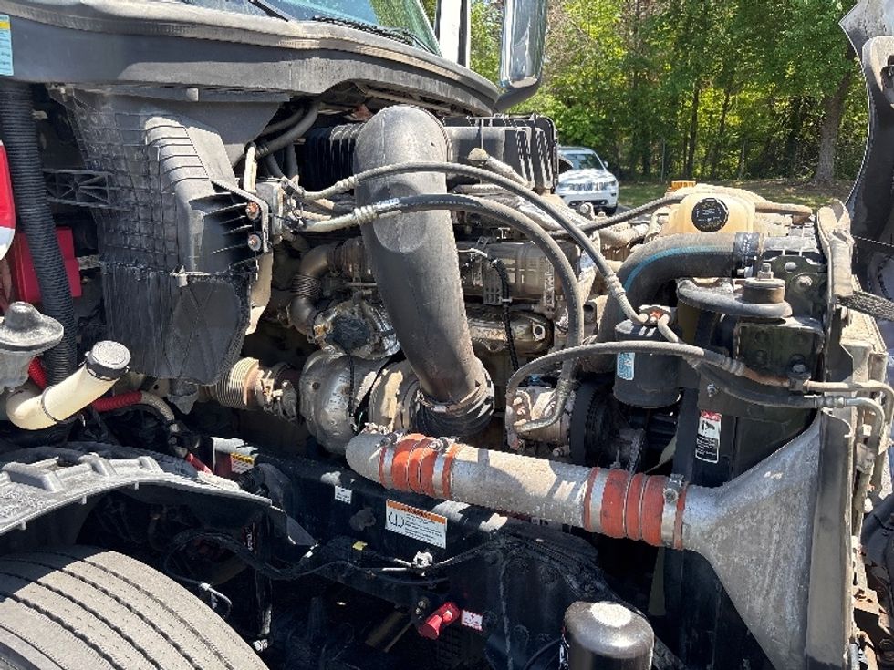 Sleeper Tractor-Heavy Duty Tractors-Freightliner-2024-T12664ST-Concord-NC-695,985\n\t\tmiles-$ 64,500 - Image 20