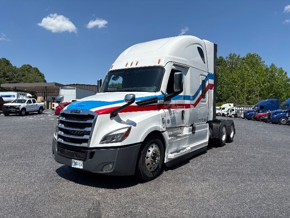 Sleeper Tractor-Heavy Duty Tractors-Freightliner-2024-T12664ST-Concord-NC-695,985\n\t\tmiles-$ 64,500 - Image 3