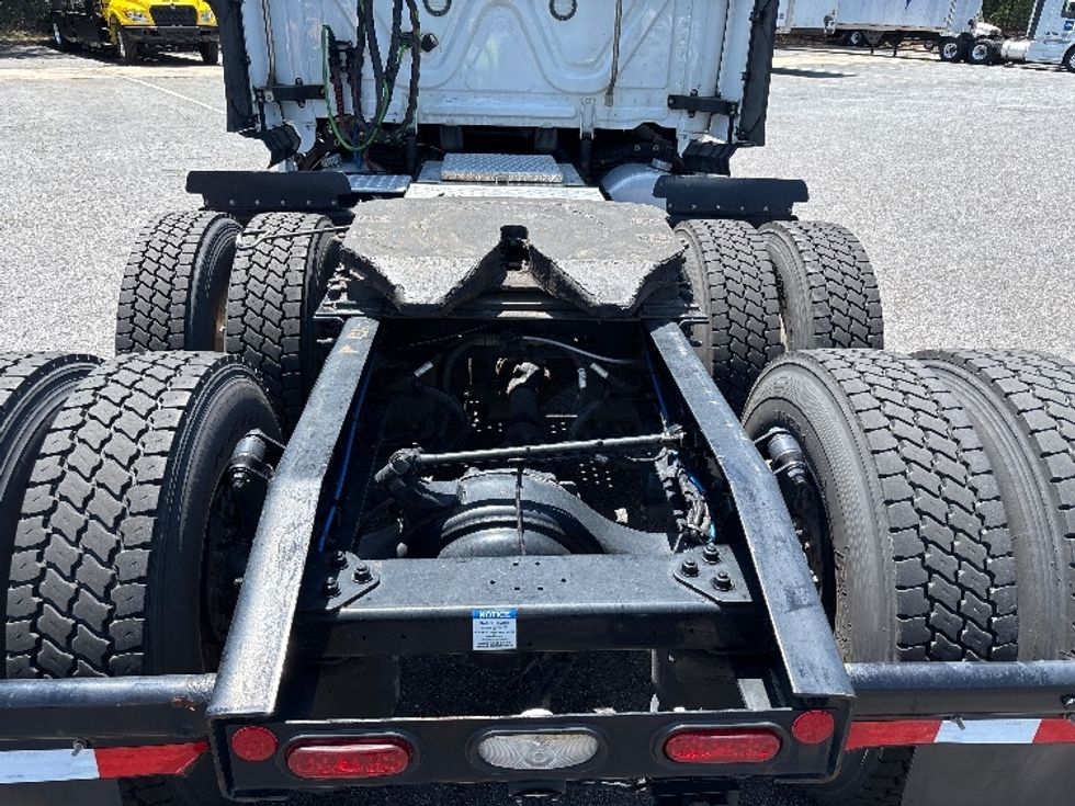 Sleeper Tractor-Heavy Duty Tractors-Freightliner-2024-T12664ST-Concord-NC-695,985\n\t\tmiles-$ 64,500 - Image 6