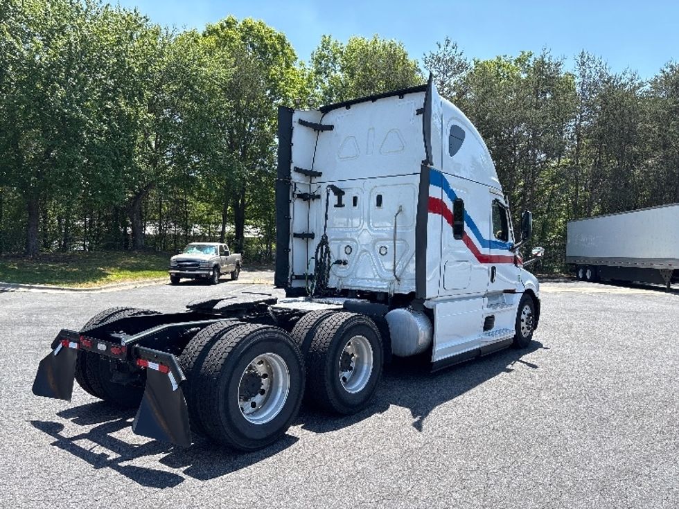 Sleeper Tractor-Heavy Duty Tractors-Freightliner-2024-T12664ST-Concord-NC-695,985\n\t\tmiles-$ 64,500 - Image 7