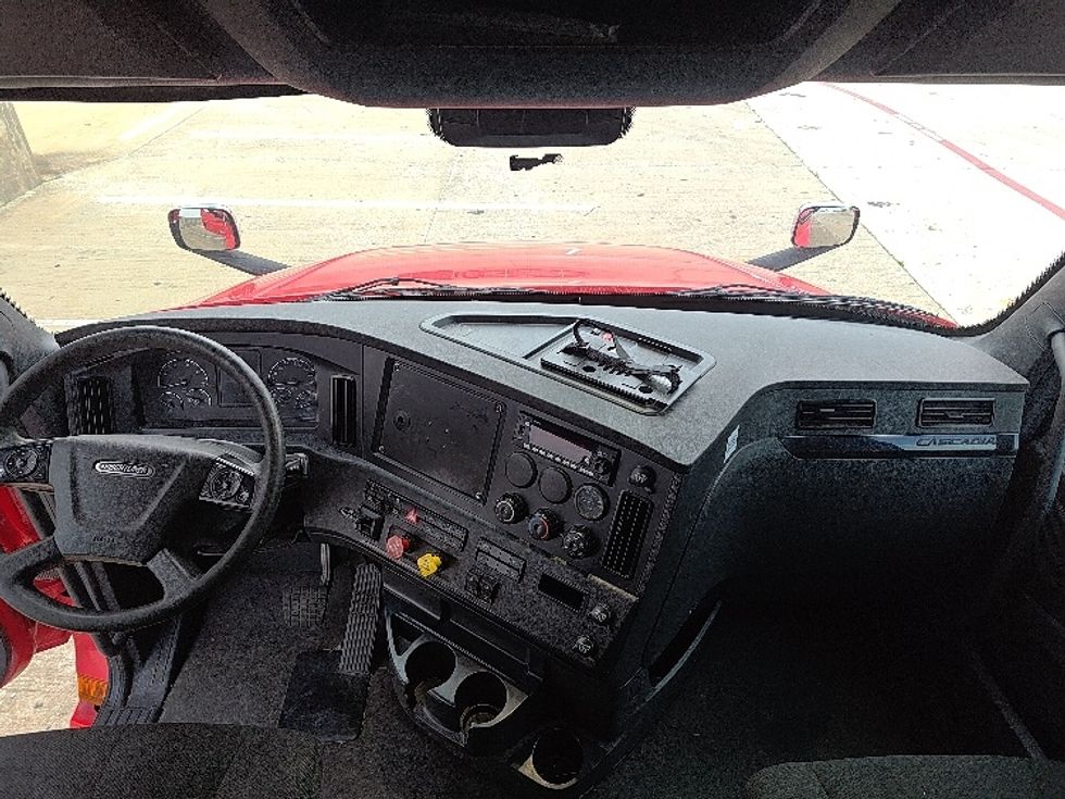 Sleeper Tractor-Heavy Duty Tractors-Freightliner-2024-T12664ST-Denton-TX-539,503\n\t\tmiles-$ 84,500 - Image 12