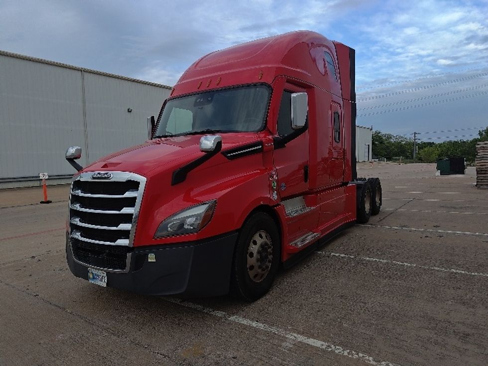 Sleeper Tractor-Heavy Duty Tractors-Freightliner-2024-T12664ST-Denton-TX-539,503\n\t\tmiles-$ 84,500 - Image 3