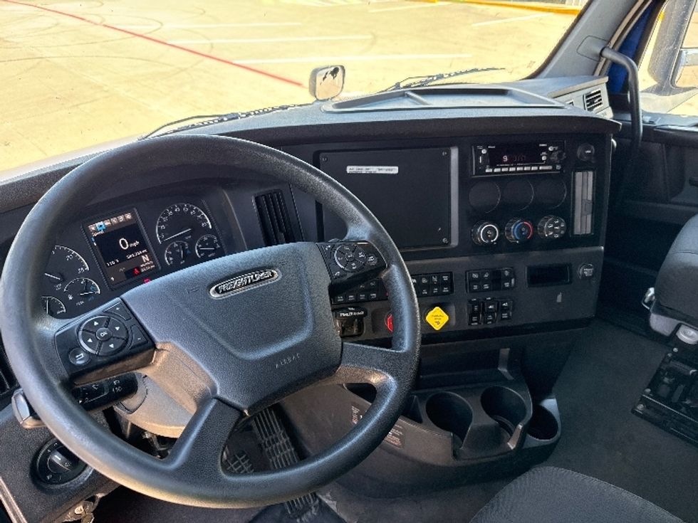 Sleeper Tractor-Heavy Duty Tractors-Freightliner-2024-T12664ST-Denton-TX-584,334\n\t\tmiles-$ 90,000 - Image 11
