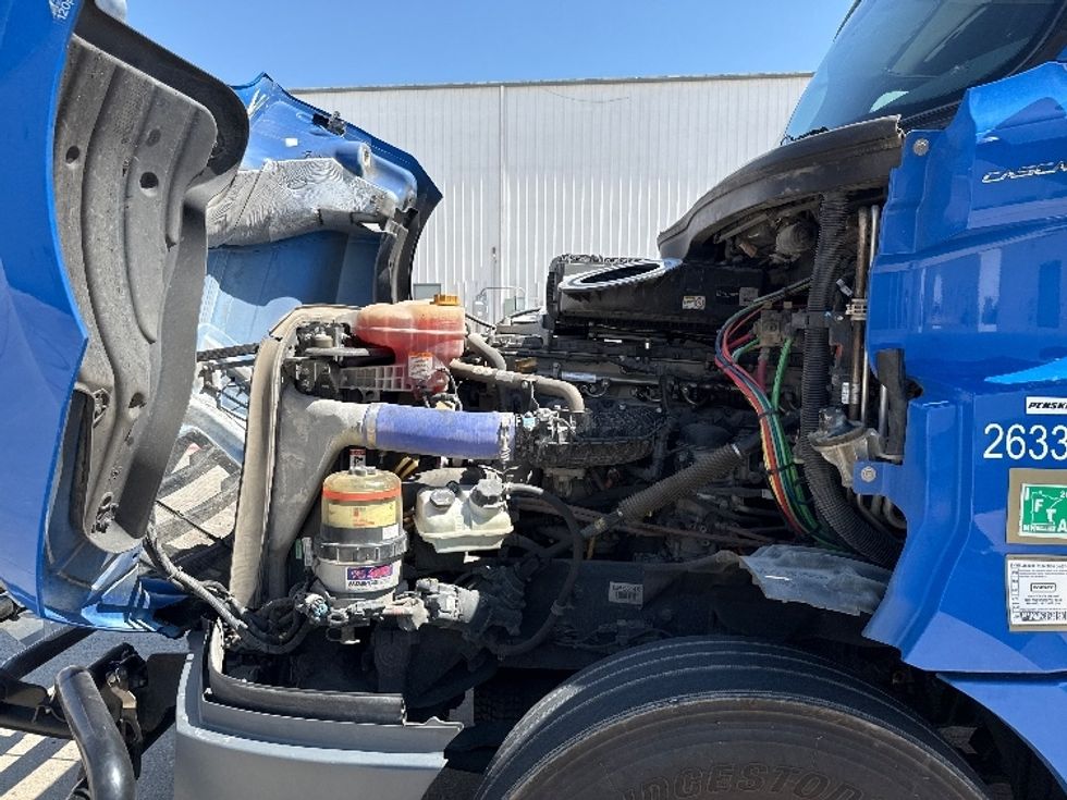 Sleeper Tractor-Heavy Duty Tractors-Freightliner-2024-T12664ST-Denton-TX-584,334\n\t\tmiles-$ 90,000 - Image 21