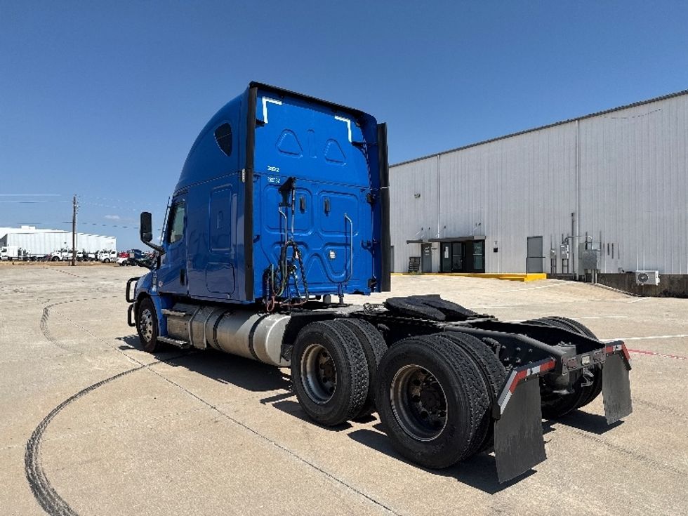 Sleeper Tractor-Heavy Duty Tractors-Freightliner-2024-T12664ST-Denton-TX-584,334\n\t\tmiles-$ 90,000 - Image 5