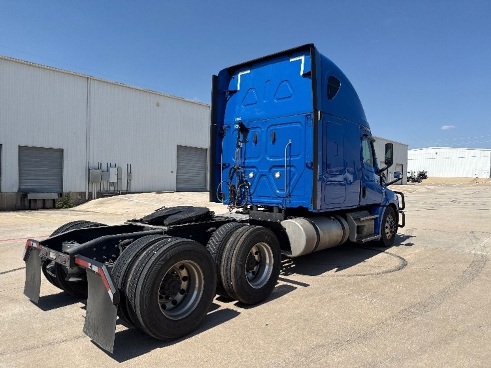 Sleeper Tractor-Heavy Duty Tractors-Freightliner-2024-T12664ST-Denton-TX-584,334\n\t\tmiles-$ 90,000 - Image 7