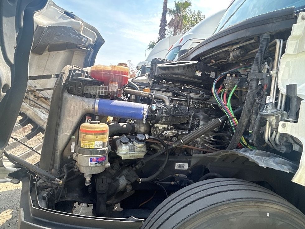 Sleeper Tractor-Heavy Duty Tractors-Freightliner-2024-T12664ST-Fontana-CA-664,287\n\t\tmiles-$ 74,750 - Image 21