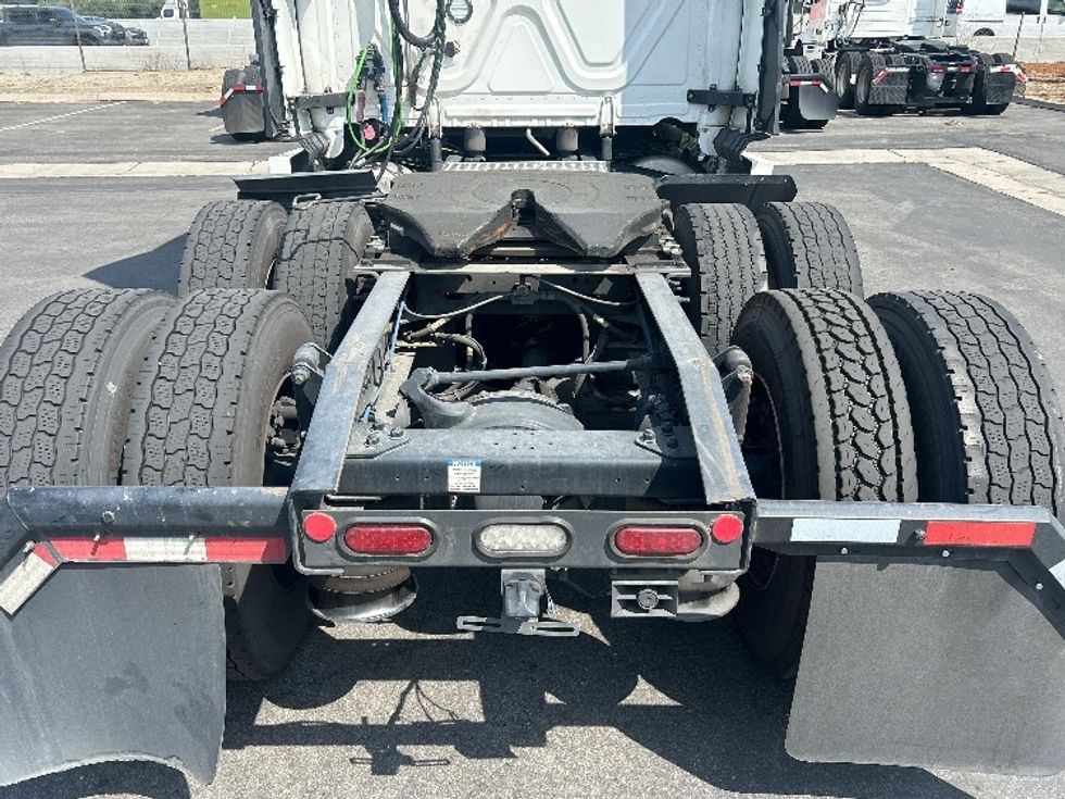 Sleeper Tractor-Heavy Duty Tractors-Freightliner-2024-T12664ST-Fontana-CA-664,287\n\t\tmiles-$ 74,750 - Image 6