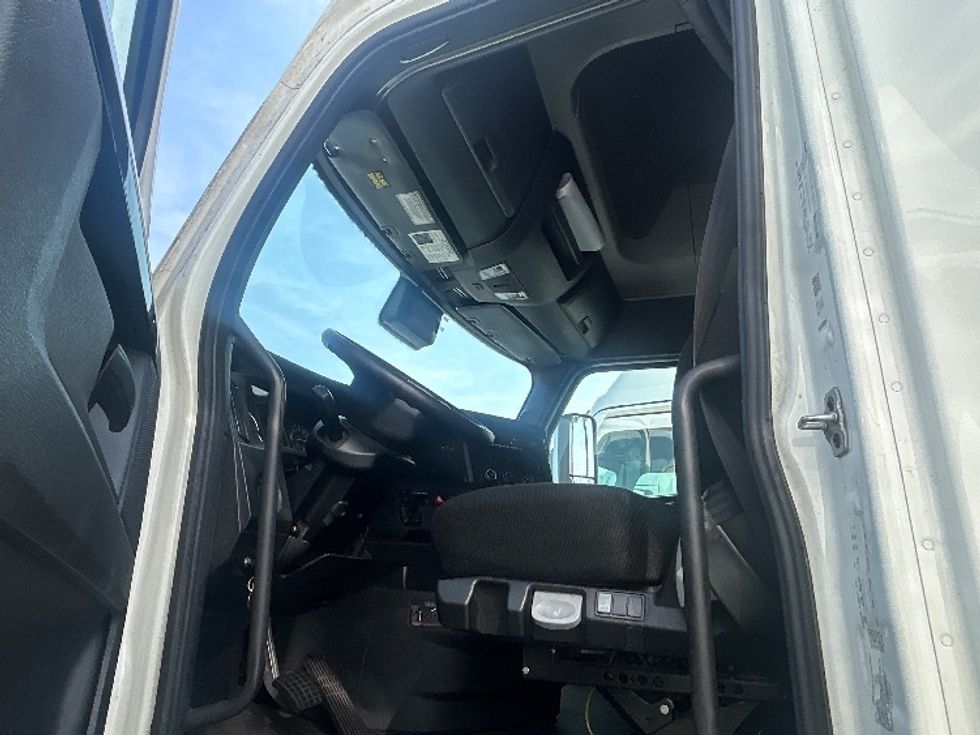 Sleeper Tractor-Heavy Duty Tractors-Freightliner-2024-T12664ST-Fontana-CA-664,287\n\t\tmiles-$ 74,750 - Image 9