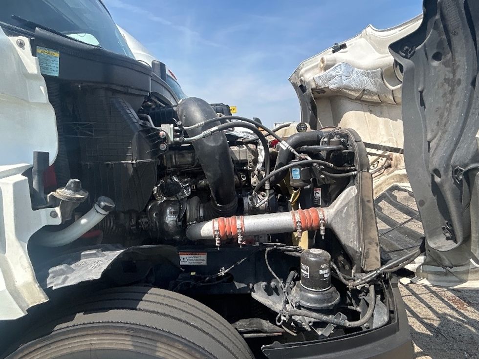 Sleeper Tractor-Heavy Duty Tractors-Freightliner-2024-T12664ST-Fontana-CA-674,742\n\t\tmiles-$ 73,750 - Image 20