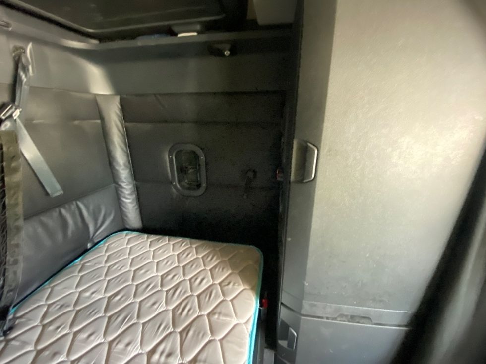 Sleeper Tractor-Heavy Duty Tractors-Freightliner-2024-T12664ST-Fontana-CA-750,800\n\t\tmiles-$ 65,000 - Image 18