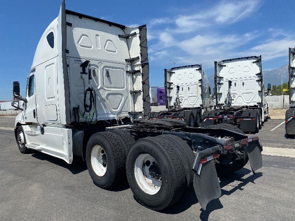 Sleeper Tractor-Heavy Duty Tractors-Freightliner-2024-T12664ST-Fontana-CA-750,800\n\t\tmiles-$ 65,000 - Image 5