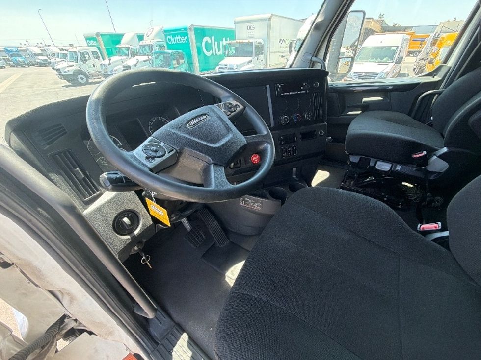 Sleeper Tractor-Heavy Duty Tractors-Freightliner-2024-T12664ST-Fontana-CA-758,636\n\t\tmiles-$ 61,750 - Image 10