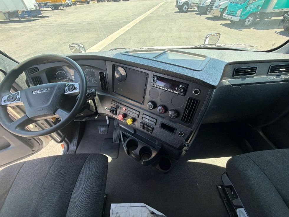 Sleeper Tractor-Heavy Duty Tractors-Freightliner-2024-T12664ST-Fontana-CA-758,636\n\t\tmiles-$ 61,750 - Image 12