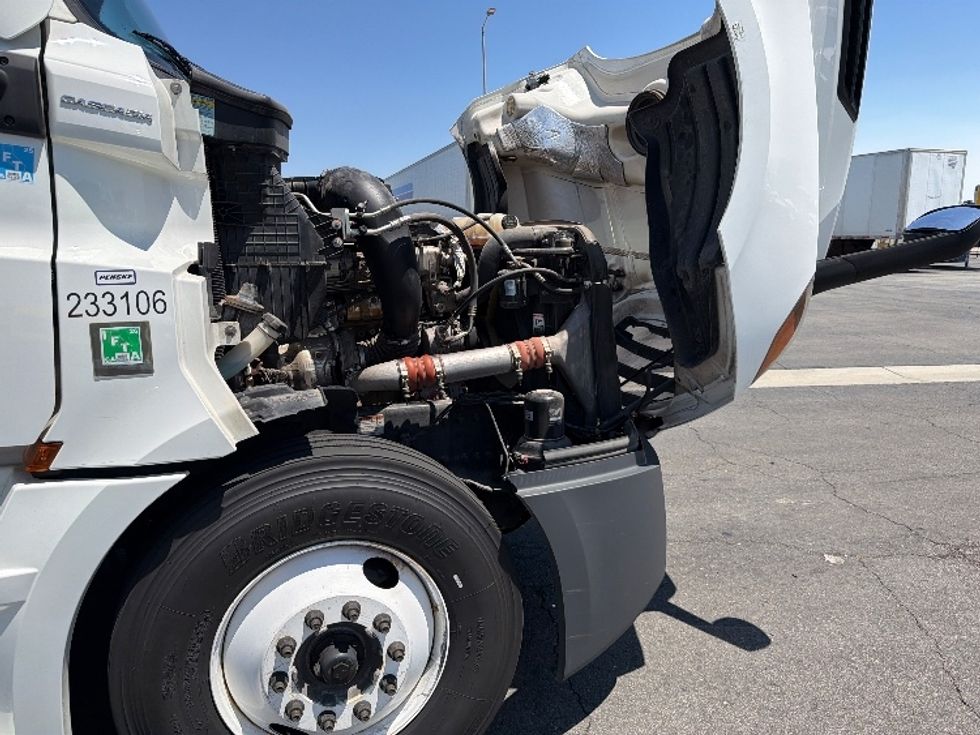 Sleeper Tractor-Heavy Duty Tractors-Freightliner-2024-T12664ST-Fontana-CA-758,636\n\t\tmiles-$ 61,750 - Image 20