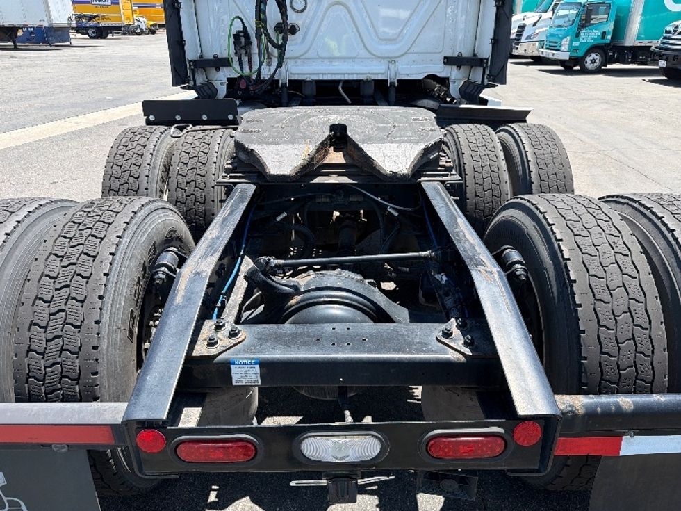 Sleeper Tractor-Heavy Duty Tractors-Freightliner-2024-T12664ST-Fontana-CA-758,636\n\t\tmiles-$ 61,750 - Image 6