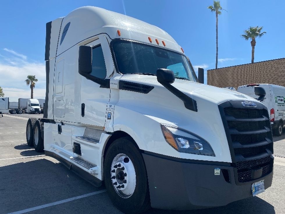 Sleeper Tractor-Heavy Duty Tractors-Freightliner-2024-T12664ST-Fontana-CA-847,850\n\t\tmiles-$ 53,750 - Image 1