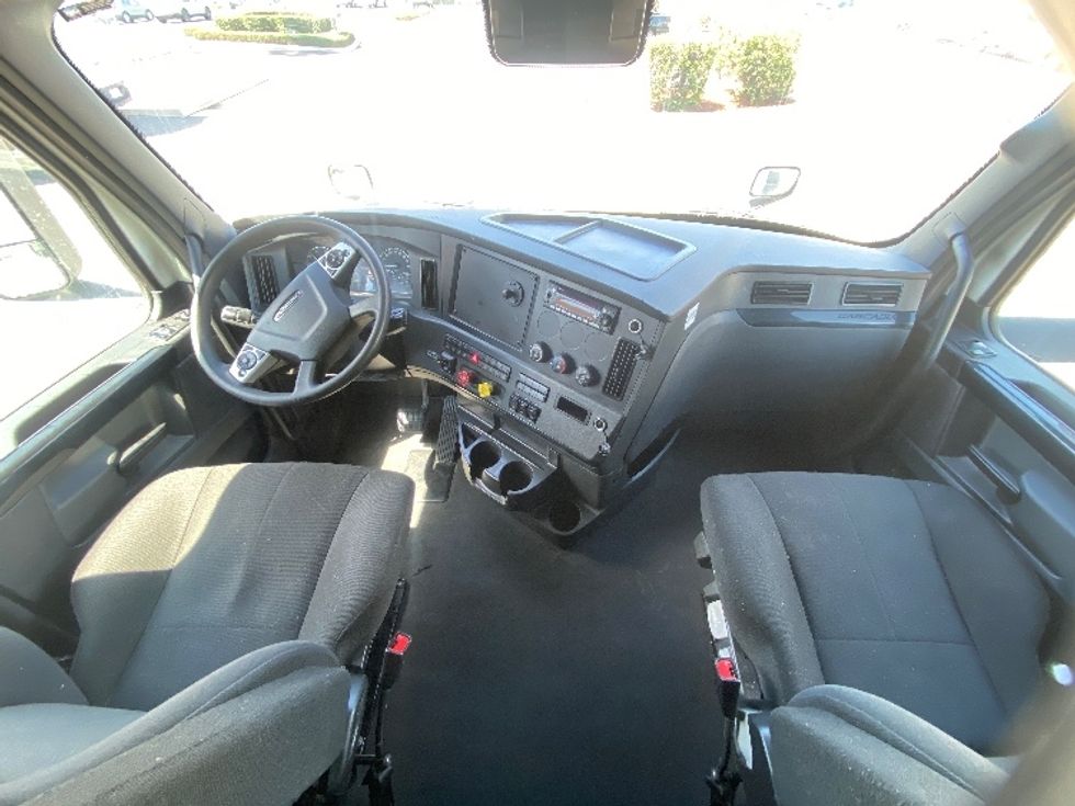 Sleeper Tractor-Heavy Duty Tractors-Freightliner-2024-T12664ST-Fontana-CA-847,850\n\t\tmiles-$ 53,750 - Image 12