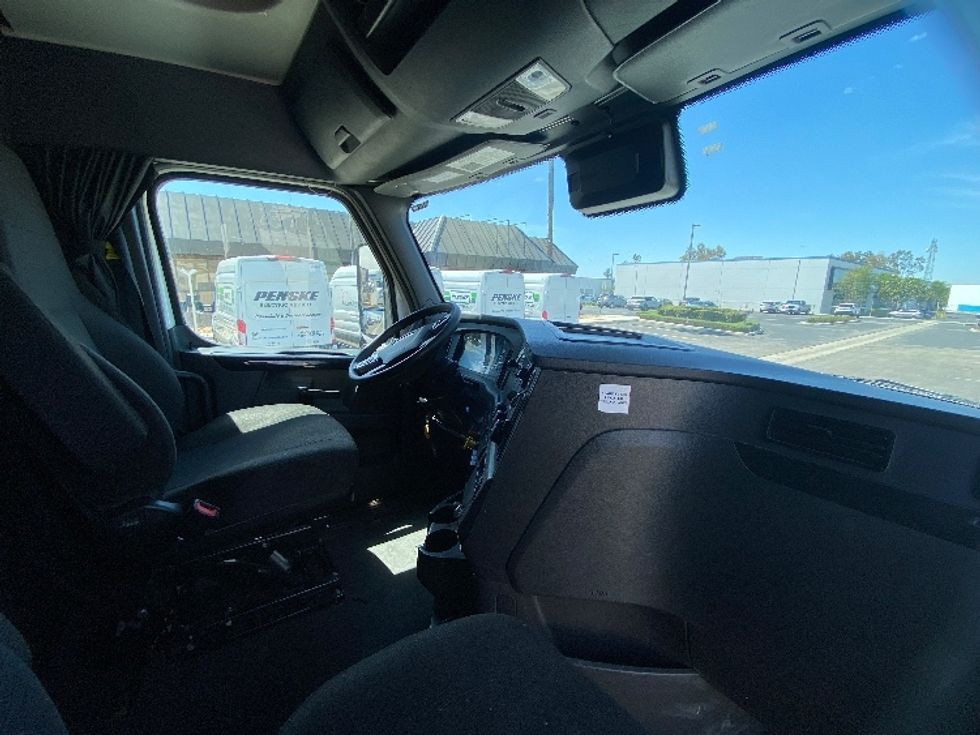 Sleeper Tractor-Heavy Duty Tractors-Freightliner-2024-T12664ST-Fontana-CA-847,850\n\t\tmiles-$ 53,750 - Image 15