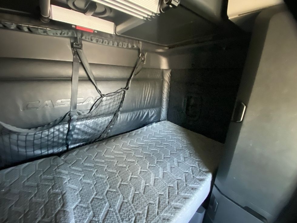 Sleeper Tractor-Heavy Duty Tractors-Freightliner-2024-T12664ST-Fontana-CA-847,850\n\t\tmiles-$ 53,750 - Image 17