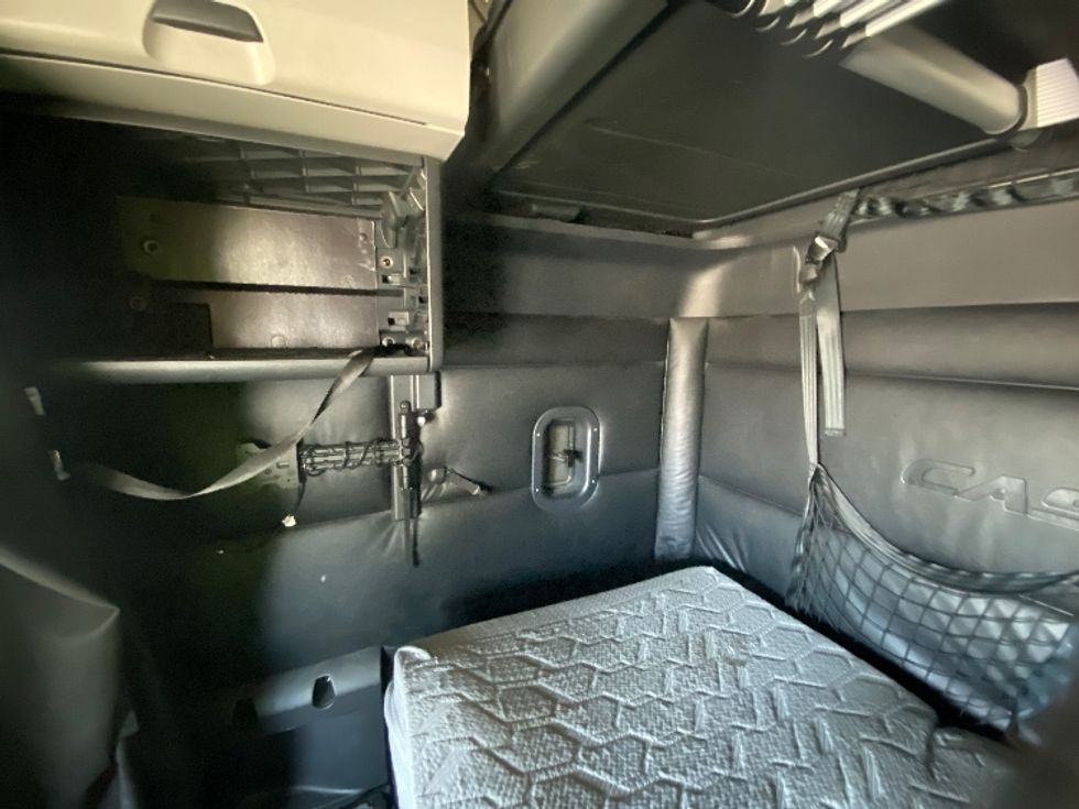 Sleeper Tractor-Heavy Duty Tractors-Freightliner-2024-T12664ST-Fontana-CA-847,850\n\t\tmiles-$ 53,750 - Image 19