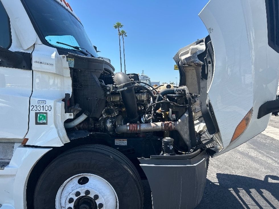 Sleeper Tractor-Heavy Duty Tractors-Freightliner-2024-T12664ST-Fontana-CA-868,088\n\t\tmiles-$ 51,500 - Image 20