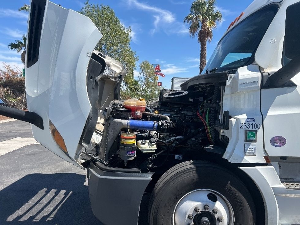 Sleeper Tractor-Heavy Duty Tractors-Freightliner-2024-T12664ST-Fontana-CA-868,088\n\t\tmiles-$ 51,500 - Image 21
