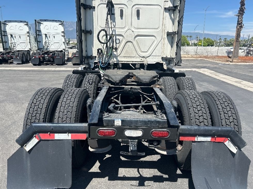 Sleeper Tractor-Heavy Duty Tractors-Freightliner-2024-T12664ST-Fontana-CA-868,088\n\t\tmiles-$ 51,500 - Image 6
