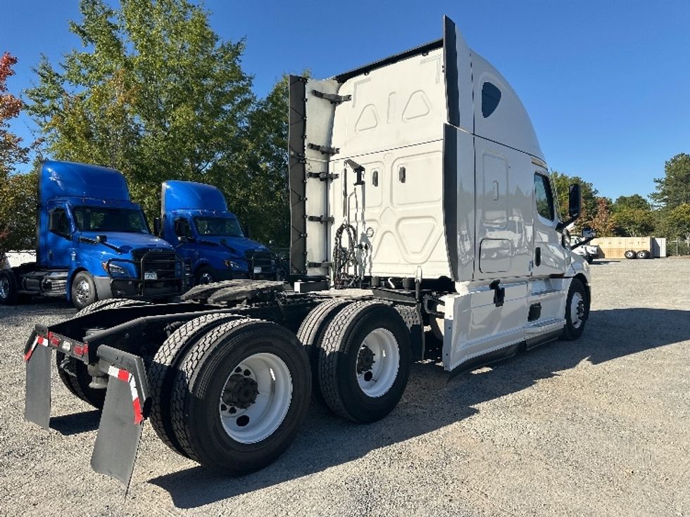 Sleeper Tractor-Heavy Duty Tractors-Freightliner-2024-T12664ST-Forest Park-GA-577,054\n\t\tmiles-$ 87,250 - Image 7