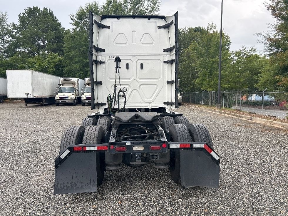 Sleeper Tractor-Heavy Duty Tractors-Freightliner-2024-T12664ST-Forest Park-GA-703,537\n\t\tmiles-$ 70,250 - Image 6