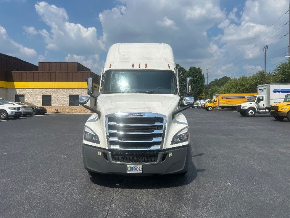 Sleeper Tractor-Heavy Duty Tractors-Freightliner-2024-T12664ST-Forest Park-GA-778,147\n\t\tmiles-$ 63,750 - Image 2