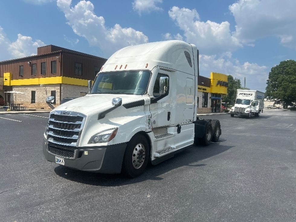 Sleeper Tractor-Heavy Duty Tractors-Freightliner-2024-T12664ST-Forest Park-GA-778,147\n\t\tmiles-$ 63,750 - Image 3