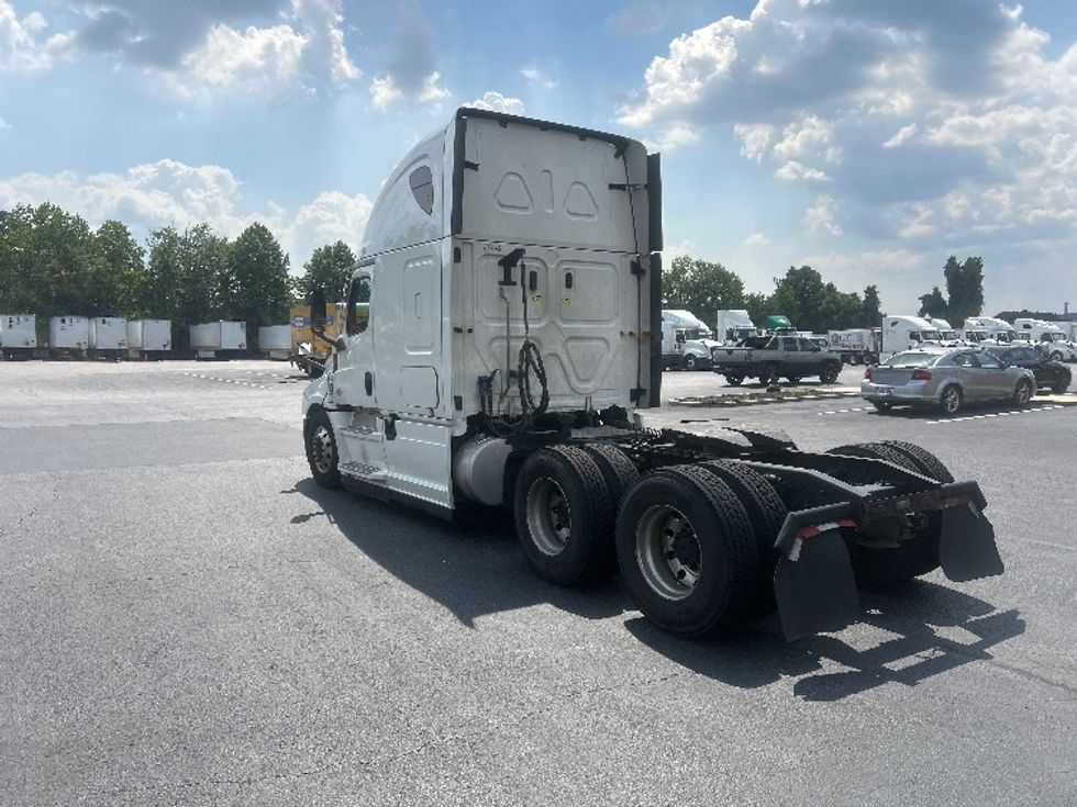 Sleeper Tractor-Heavy Duty Tractors-Freightliner-2024-T12664ST-Forest Park-GA-778,147\n\t\tmiles-$ 63,750 - Image 5
