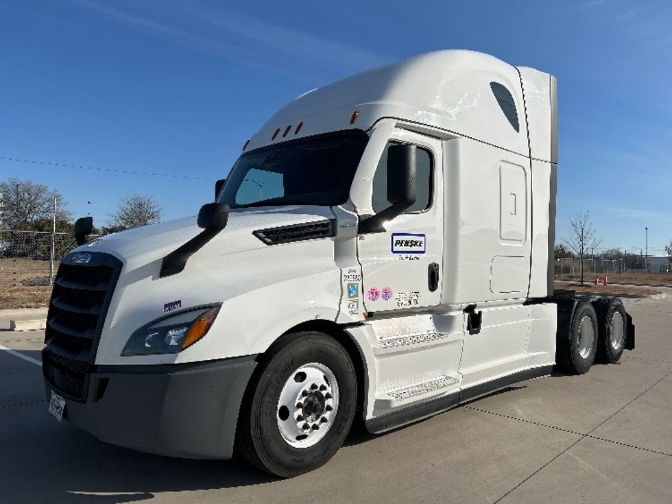 Sleeper Tractor-Heavy Duty Tractors-Freightliner-2024-T12664ST-Fort Worth-TX-293,698\n\t\tmiles-$ 113,500 - Image 3