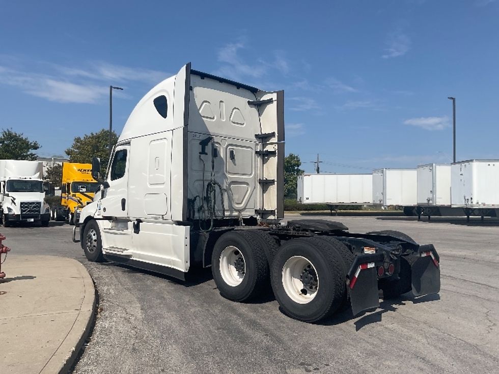 Sleeper Tractor-Heavy Duty Tractors-Freightliner-2024-T12664ST-Kansas City-MO-594,599\n\t\tmiles-$ 75,500 - Image 5