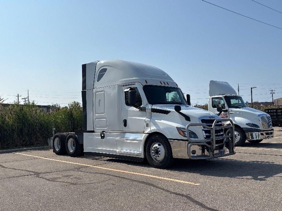 Sleeper Tractor-Heavy Duty Tractors-Freightliner-2024-T12664ST-Lansing-MI-548,846\n\t\tmiles-$ 83,750 - Image 1