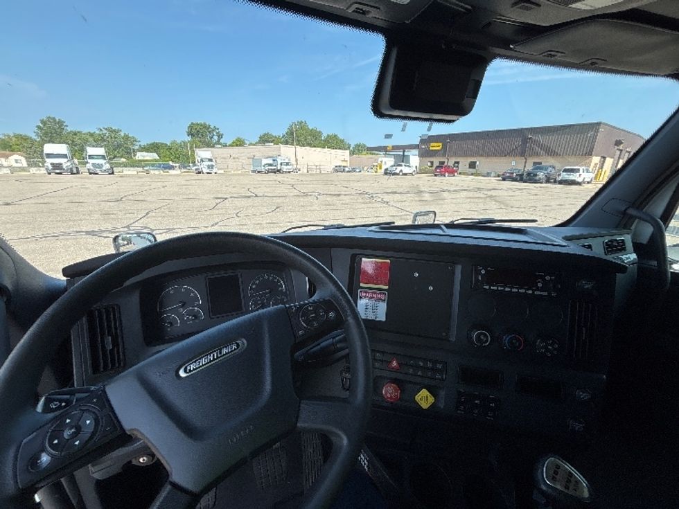 Sleeper Tractor-Heavy Duty Tractors-Freightliner-2024-T12664ST-Lansing-MI-548,846\n\t\tmiles-$ 83,750 - Image 11