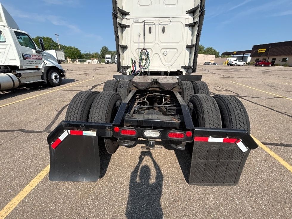 Sleeper Tractor-Heavy Duty Tractors-Freightliner-2024-T12664ST-Lansing-MI-548,846\n\t\tmiles-$ 83,750 - Image 6