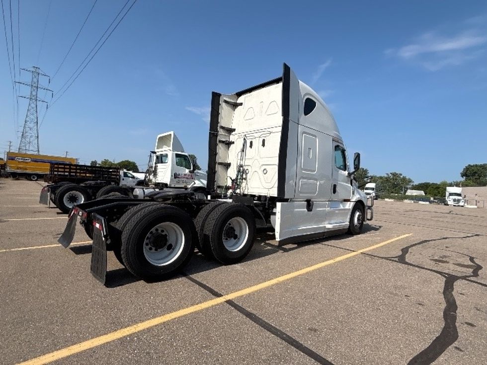 Sleeper Tractor-Heavy Duty Tractors-Freightliner-2024-T12664ST-Lansing-MI-548,846\n\t\tmiles-$ 83,750 - Image 7