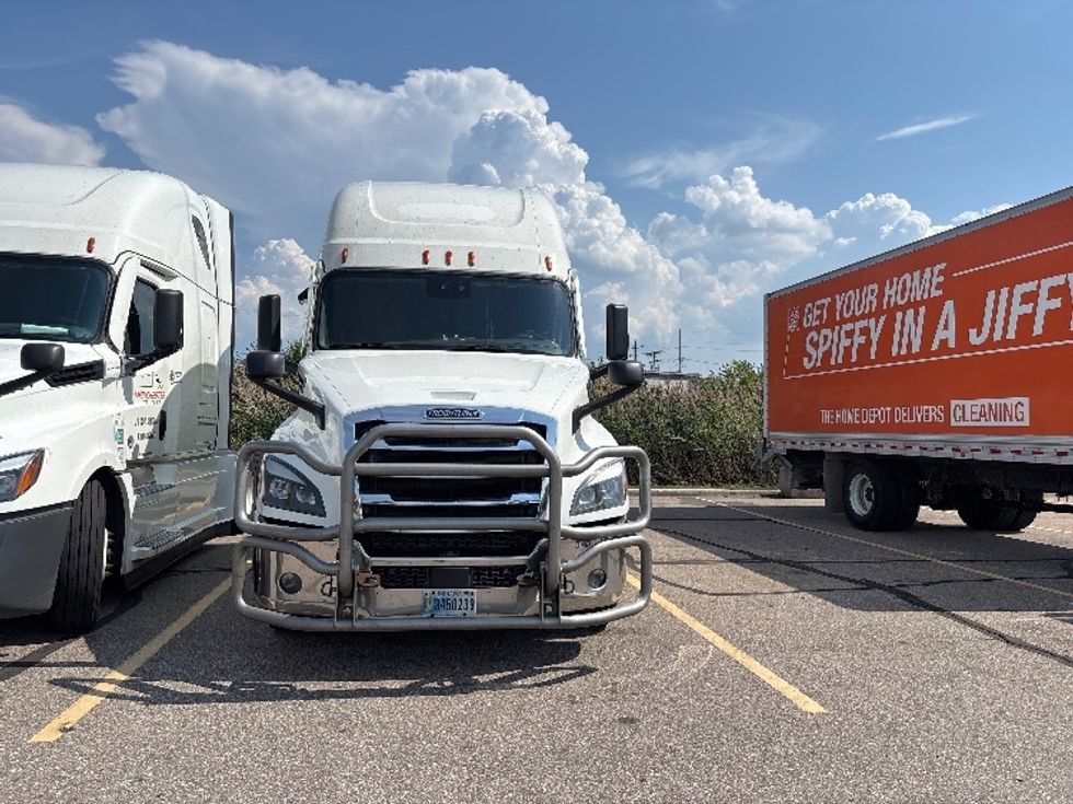 Sleeper Tractor-Heavy Duty Tractors-Freightliner-2024-T12664ST-Lansing-MI-596,206\n\t\tmiles-$ 78,750 - Image 2