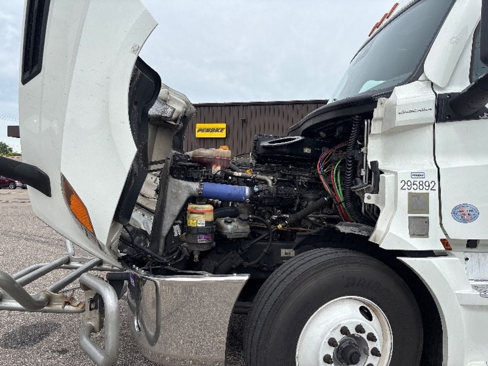 Sleeper Tractor-Heavy Duty Tractors-Freightliner-2024-T12664ST-Lansing-MI-596,206\n\t\tmiles-$ 78,750 - Image 21